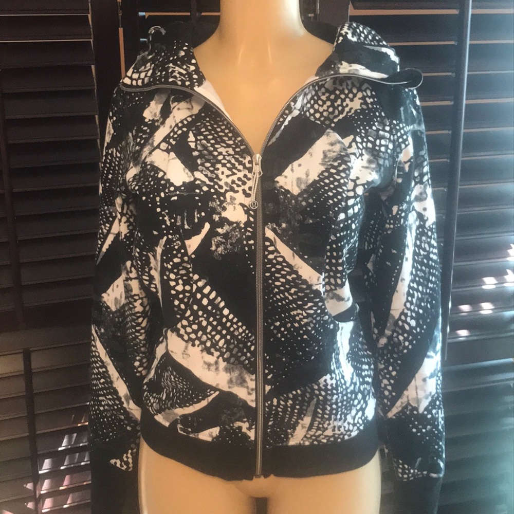 Lululemon Scuba Hoodie Size 6 Black White
